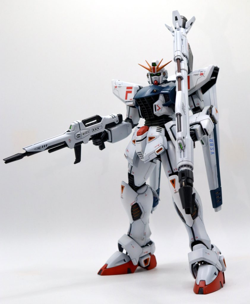 全体的にスジボリを追加しています白系をツートンカラーにしようかとも思いましたが、やはりF91は白が際立って良いので、１色にしました（グラデーションを狙いつつも、ムラはありますが・・・）