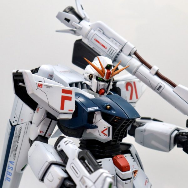 金色チラ見せ　ガンダムF91