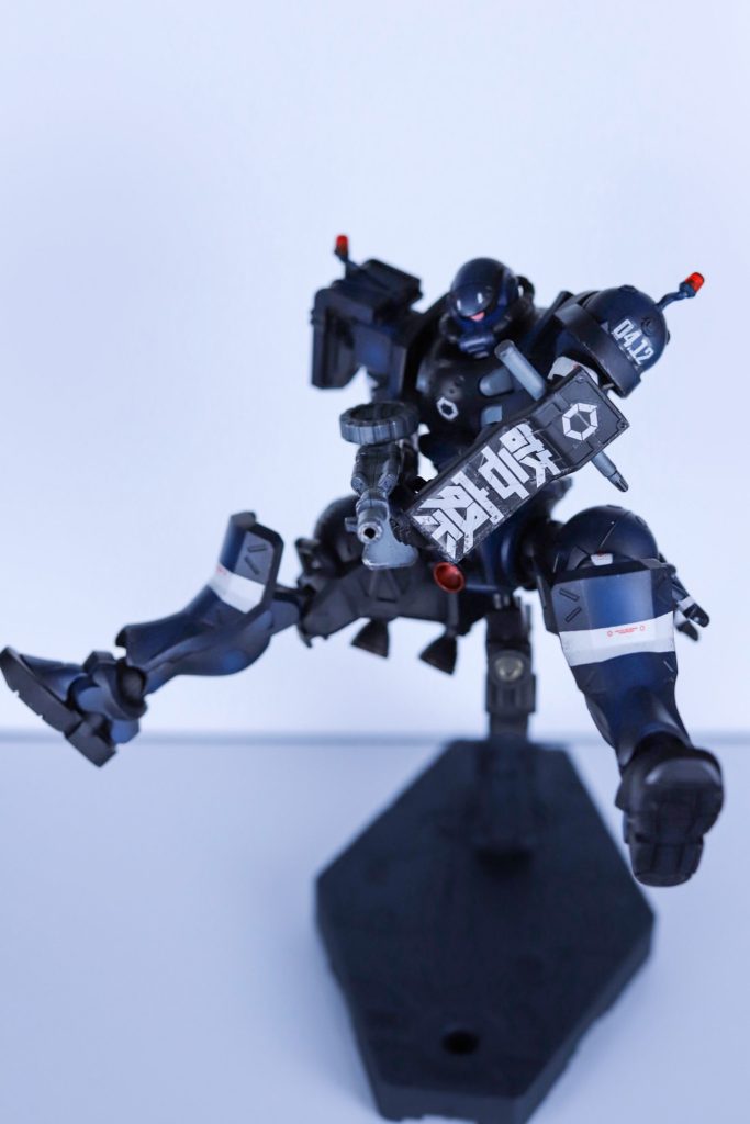 警察の文字は本当かっこいいですよねぇ🤤脚部の白いラインはマスキング塗装しました。グラデーションに関しては普段より割と雑にやってみたらそれはそれで味になったなと感じました!