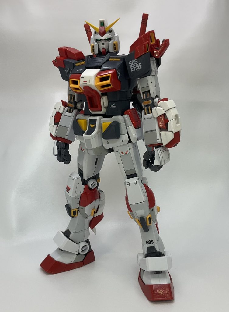 前腕の武器はネオジム磁石で脱着可能にしました。