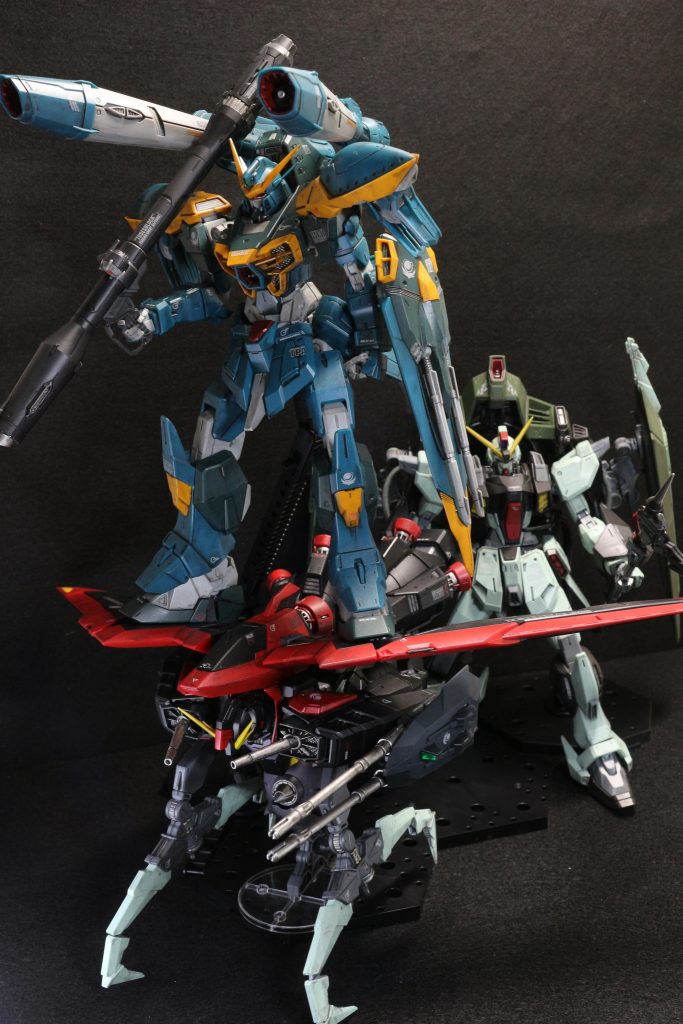 撮影ベースを外し、机の上で撮影してます。ガンダムSEEDの三バ◯トリオ、最後までお付き合い頂きありがとうございます。