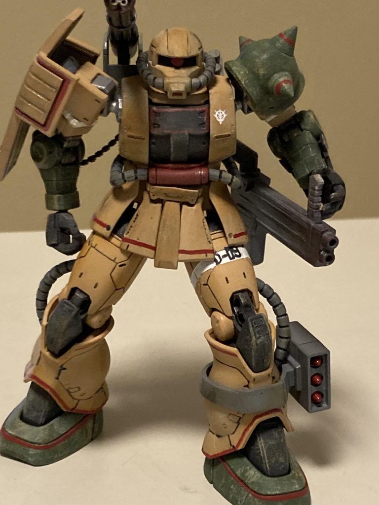 今回はジオンマーク以外は全て手書きです、