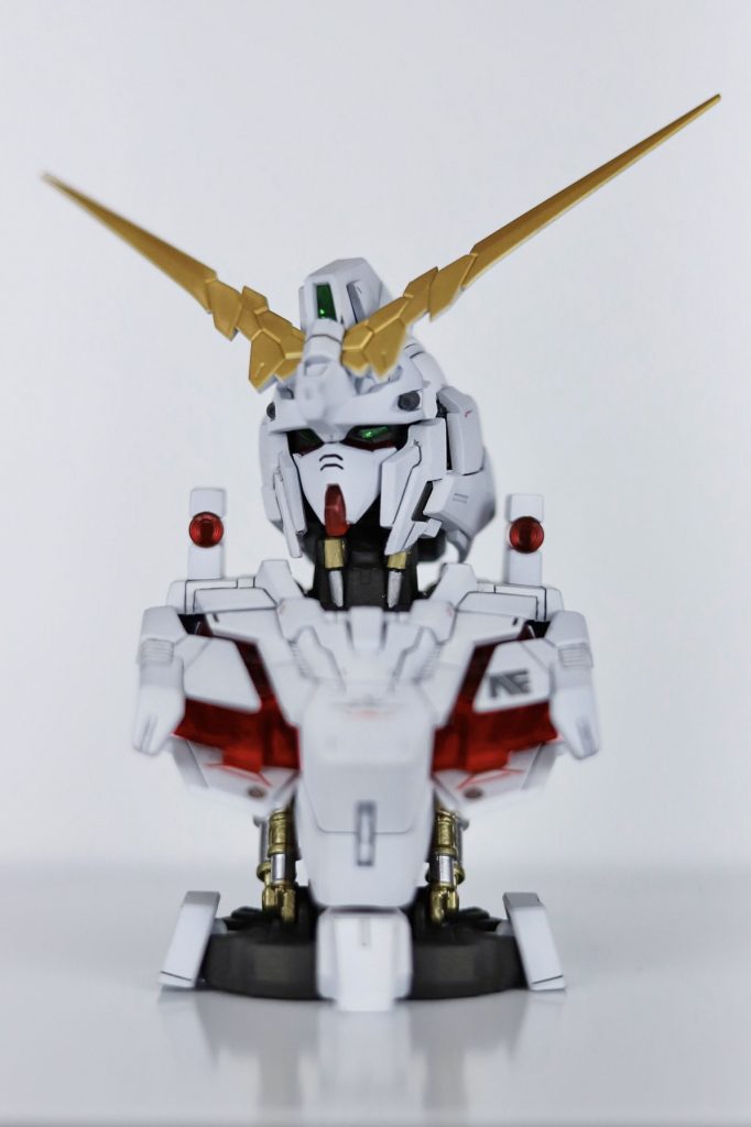 メカニカルバストシリーズでもユニコーンは首の稼働が広くて表情を付けやすいですね。ただ向きによっては顔のパーツと胴体が干渉して塗装が剥げるので注意が必要です！