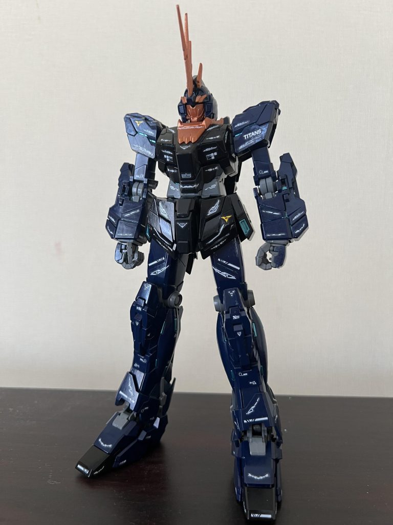 ユニコーンモードです。もともと、濃紺色なんで違和感無いですね。どこが変わってんの?て感じです(笑)ティターンズが開発したらこんな感じになったかな?