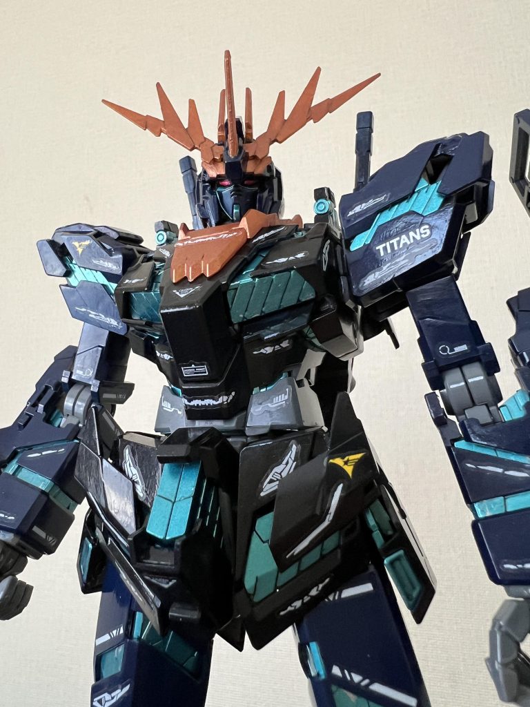 シールは100均のやつです。コスパ最高!ちょっと顔色が悪いガンダムになってしもうた。