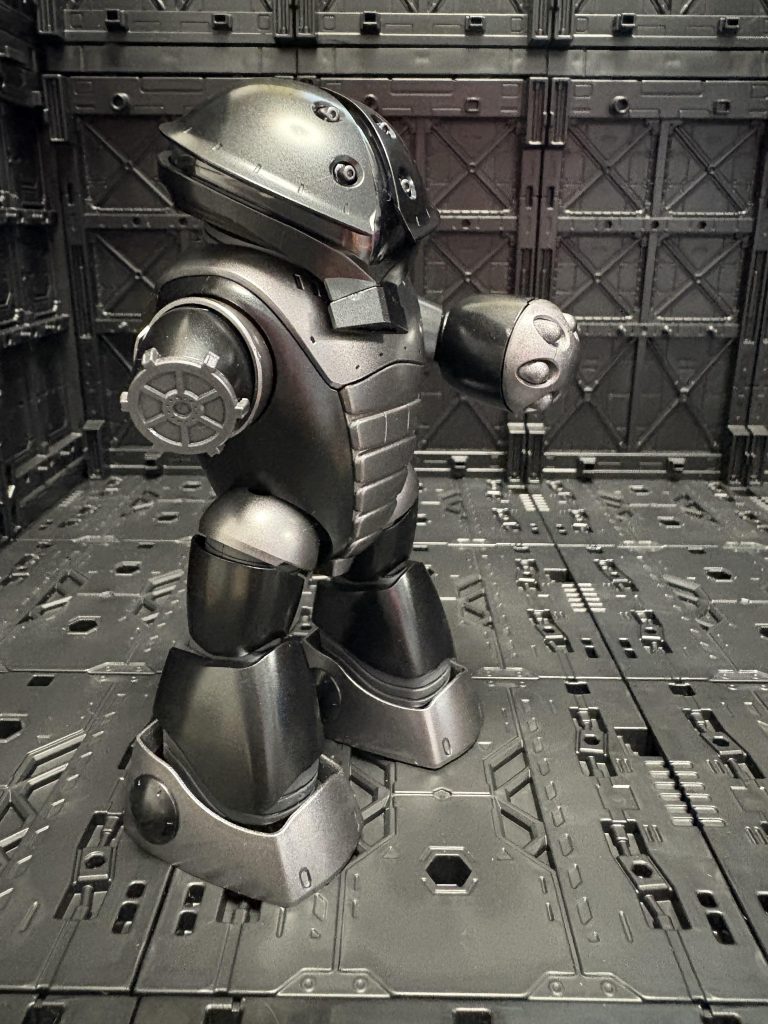 右手切断仕様も。