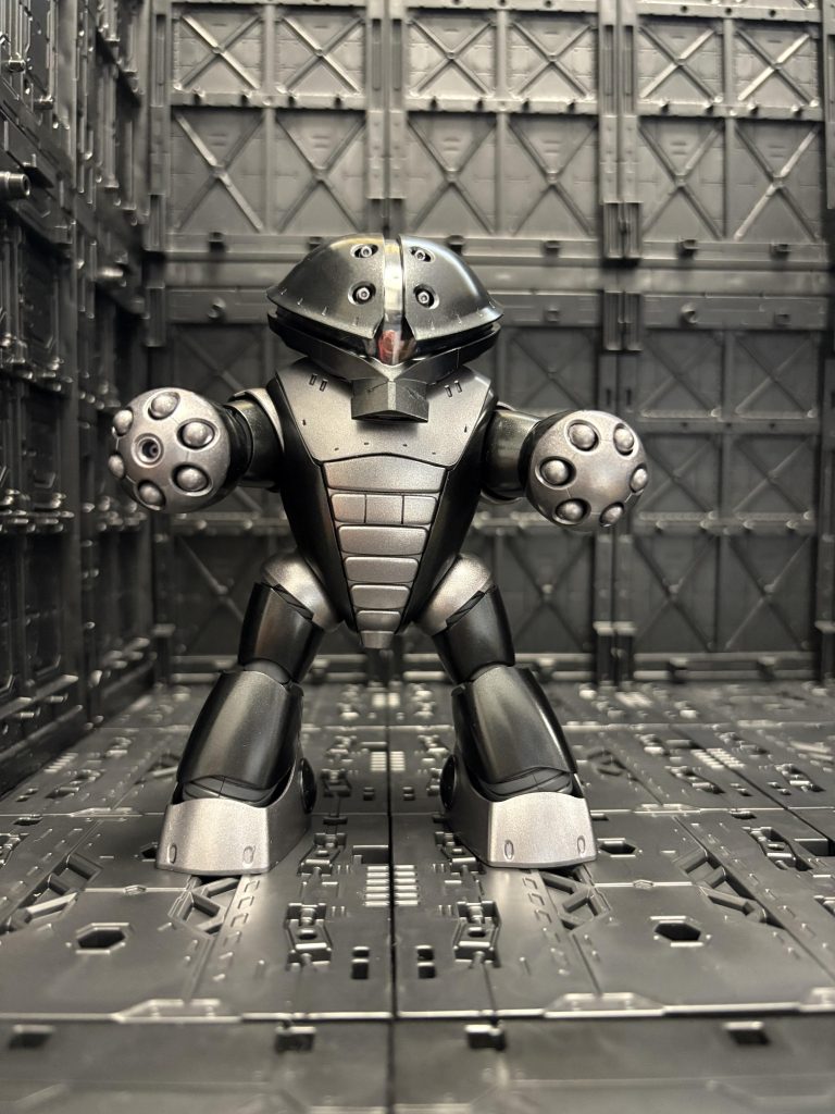 右手、ミサイル手を色々と付け替えれるので、色々なタイプができます。