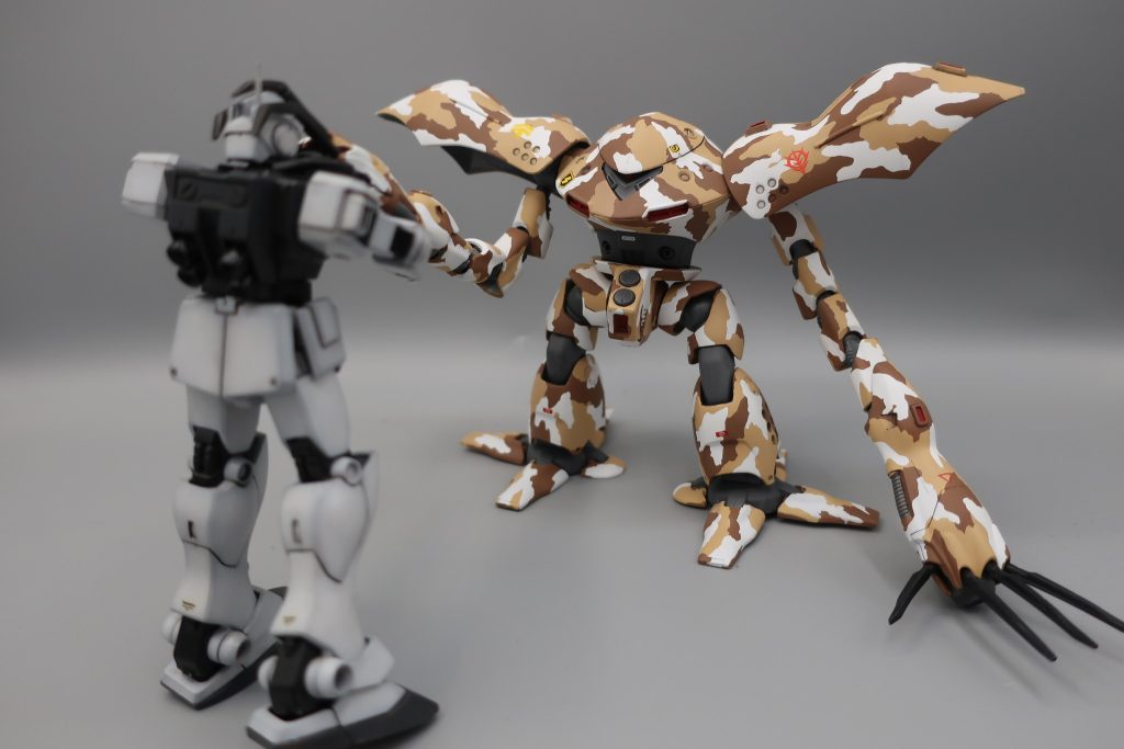 ビグザムの 後ろの影は うちの母先生 「小学生の頃 夕飯と呼ばれているのにテレビでガンダムをずっと見ていたので 父の後ろにいる母の怒りが見えた というNさんの実体験のようですね」