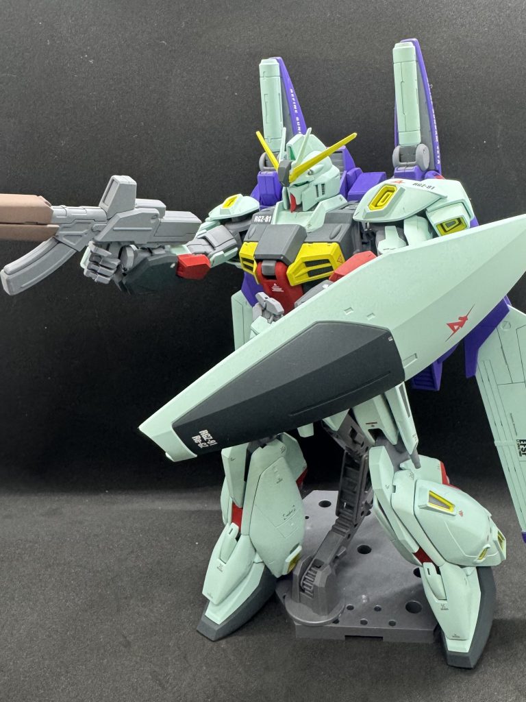 アサルトライフルとシードデカールも結構貼ったのですがこうやって画像で見るとあまり目立ちませんね。バランスが難しいな。