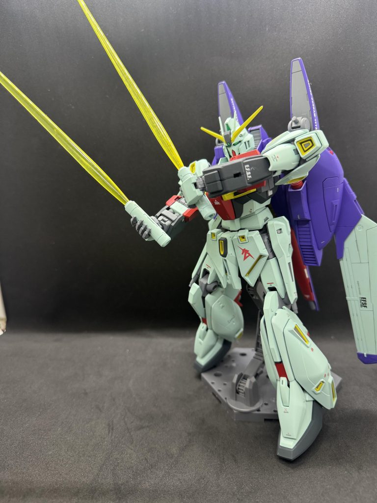 クソデカビームサーベルポージング下手すぎて臨場感が全く出ない。 