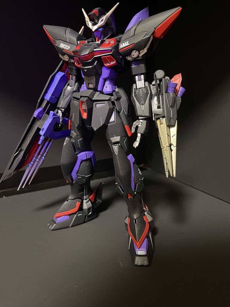 今現在制作中のガンプラが時間かかってますので、投稿です！ゴールドとレッド、パープルとフレームを塗装してあります！あとカメラとツインアイSEED機体はスタイリッシュかっこいい