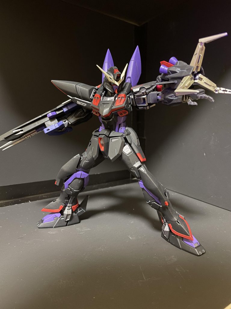 近接か遠距離かに全振りしたMSはかっこいいですよね！劇中でニコル撃破を回想したシーンが登場する回数はデスティニー合わせて32回だそうです！トールも同じくらい差し込んだれよ…😭