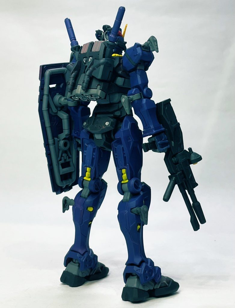 イエローの差し色が欲しかったので黄黒の危険カラーはそのままイエローにしました。