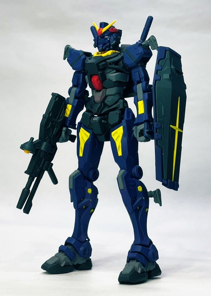 HG 赤いガンダムをティターンズカラーに全塗装。Zガンダム第一話タイトル『黒いガンダム』をもじって作ってみました。