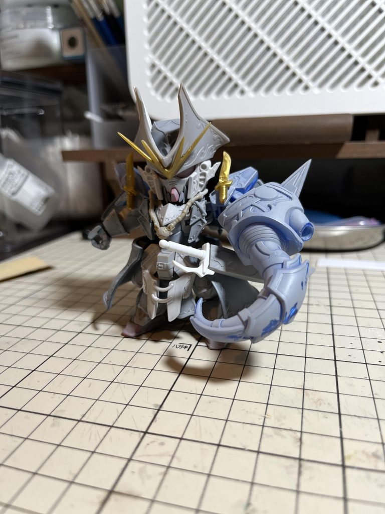 この時はまだ知らない水性サフの上にGXカラーを塗ると表面がバキバキになる事を