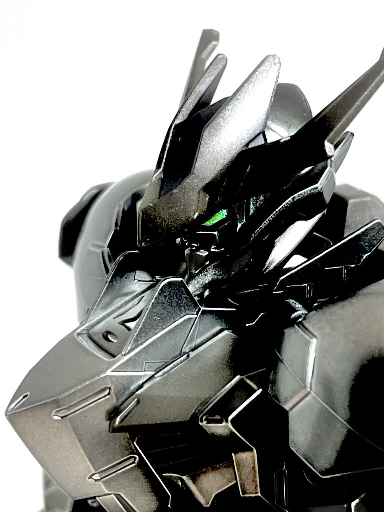 ツインアイはガンダムマーカーで塗装