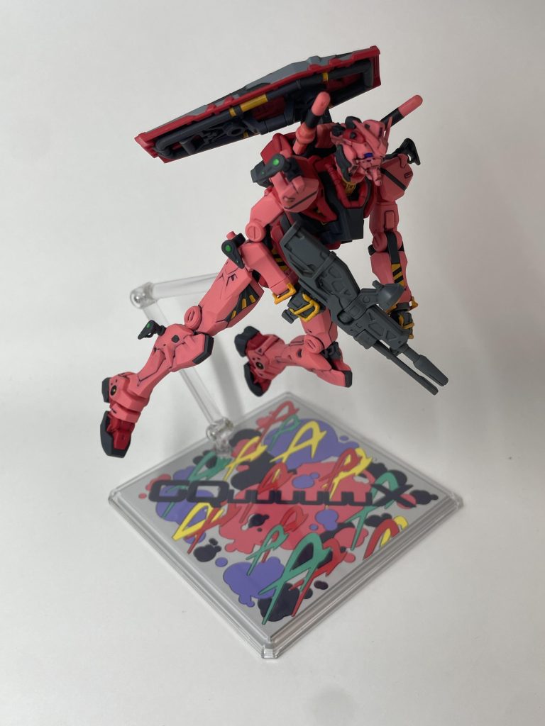 盾は背中にあった方がかっこいい気がする。