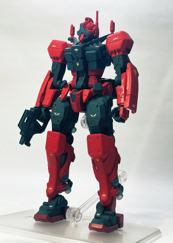 構造上、前屈みになりがちなんで今回は台座を使いました。