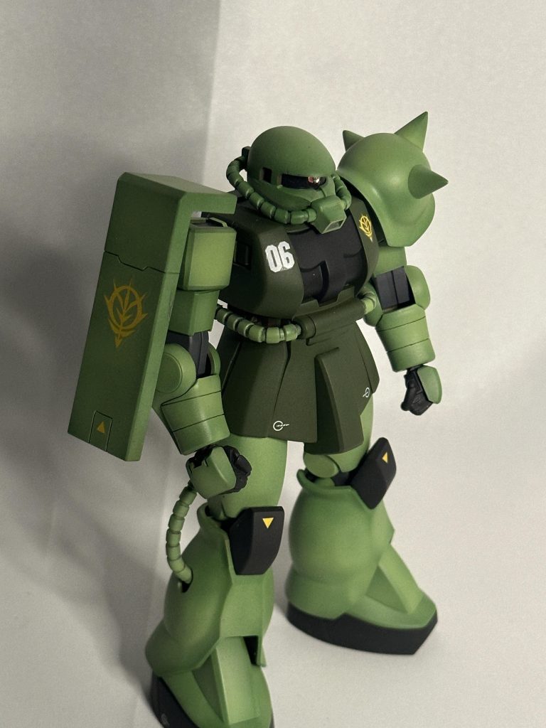 シールド部分のみスジボリ追加してますモノアイレールの幅詰めも行ってます