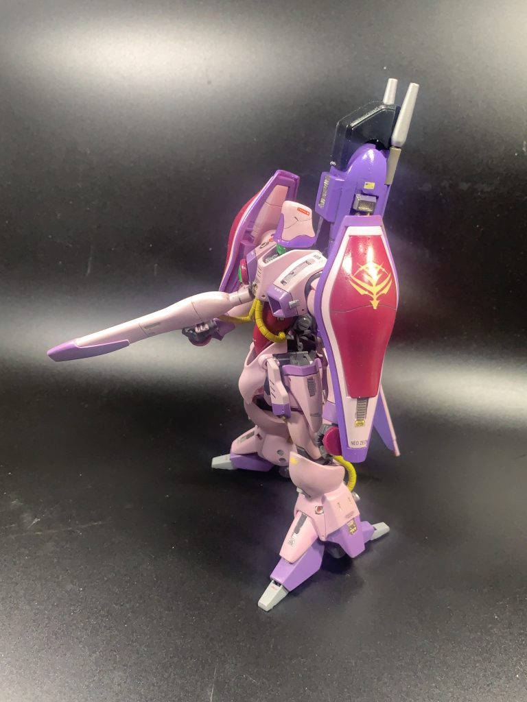 劇中ではハマーン様による本機での戦闘はなかったですが、実現していればどれほど活躍したか。想像に難くありません。(zaku-kao8)