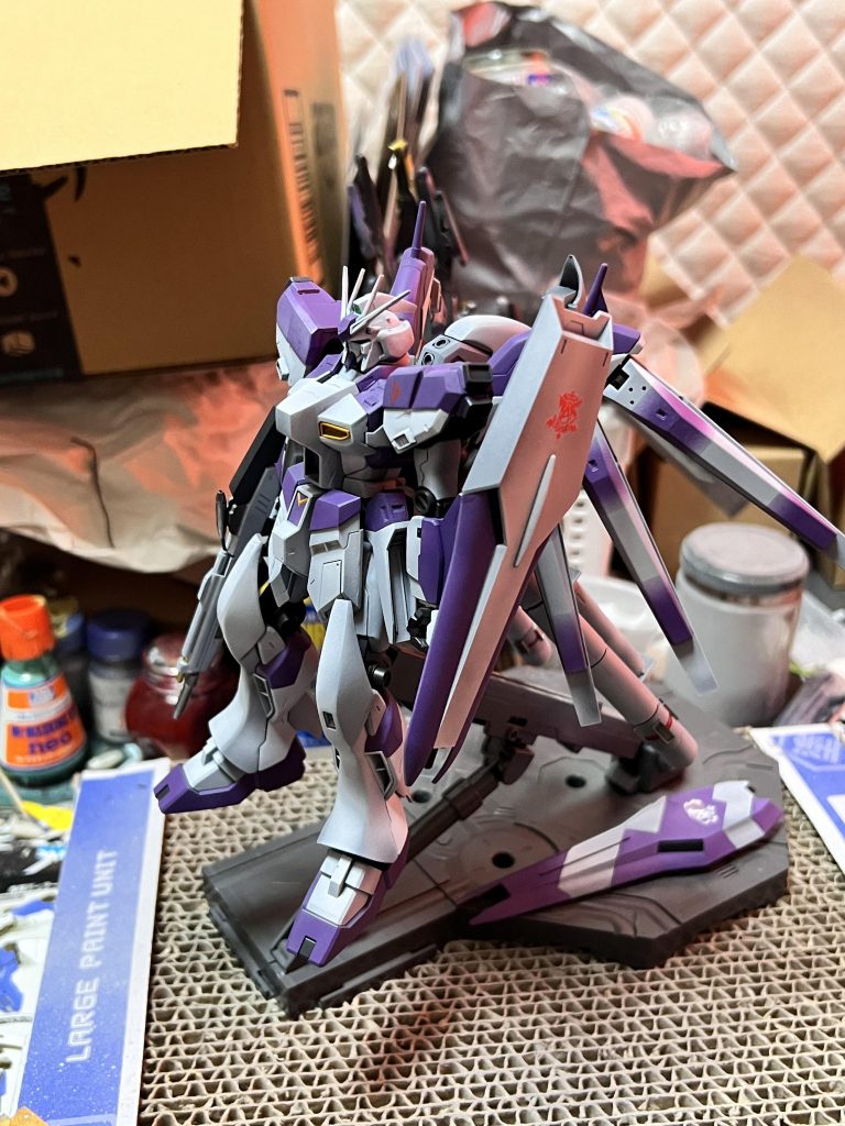 自然光散乱した机の上にモザイクかけたいです😰