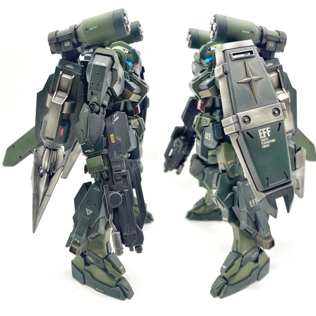 ビームライフルは、一部だけ塗り分けました。股関節の脚の付け根が前後にスイングできることが仇となり、追加武装を背負うと直立させるのが大変でした。写真は、颯爽と立っていますが、裏ではバランス調整しまくり💦