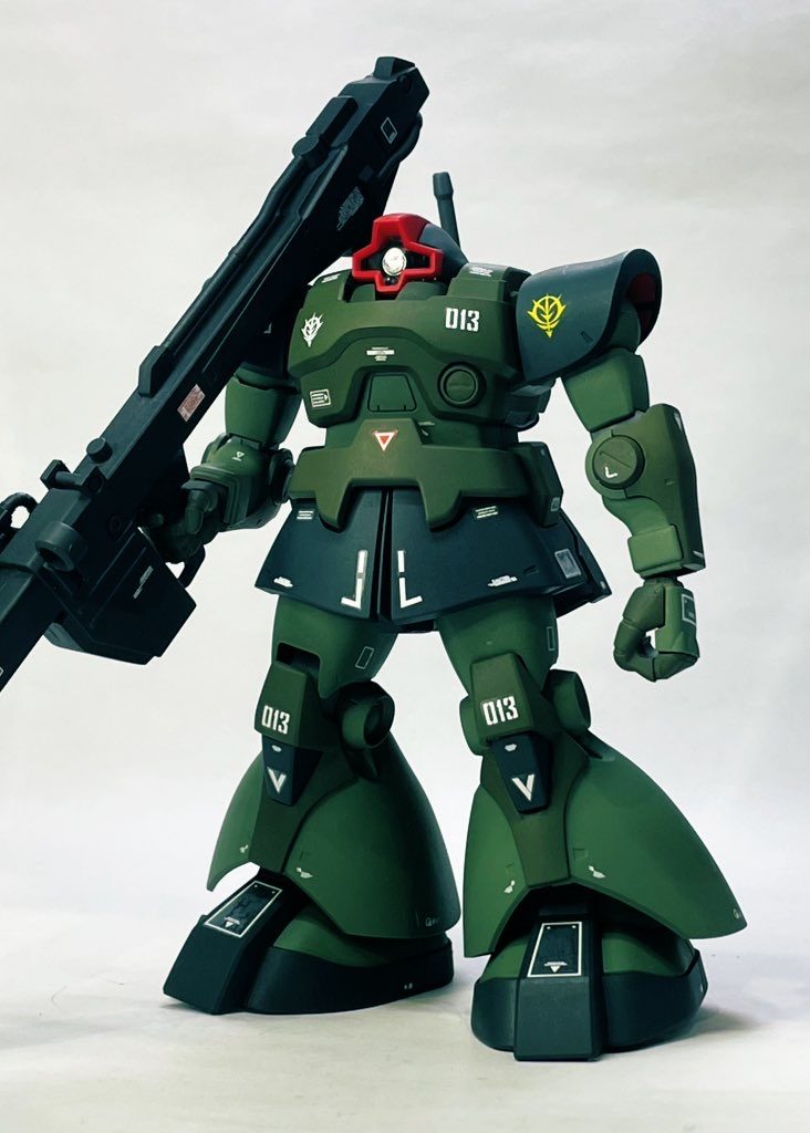 HG リック・ドムをジークアクスカラーに全塗装。ジークアクス8話でソロモン強襲時に登場した量産機カラーを再現してみました。