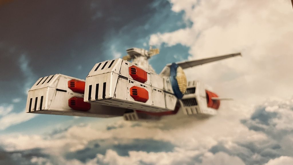 雲海を行くホワイトベースです。V作戦はホワイトベースとの共同運用で初めて完成するものとの理解です。EXモデルを使用しています。