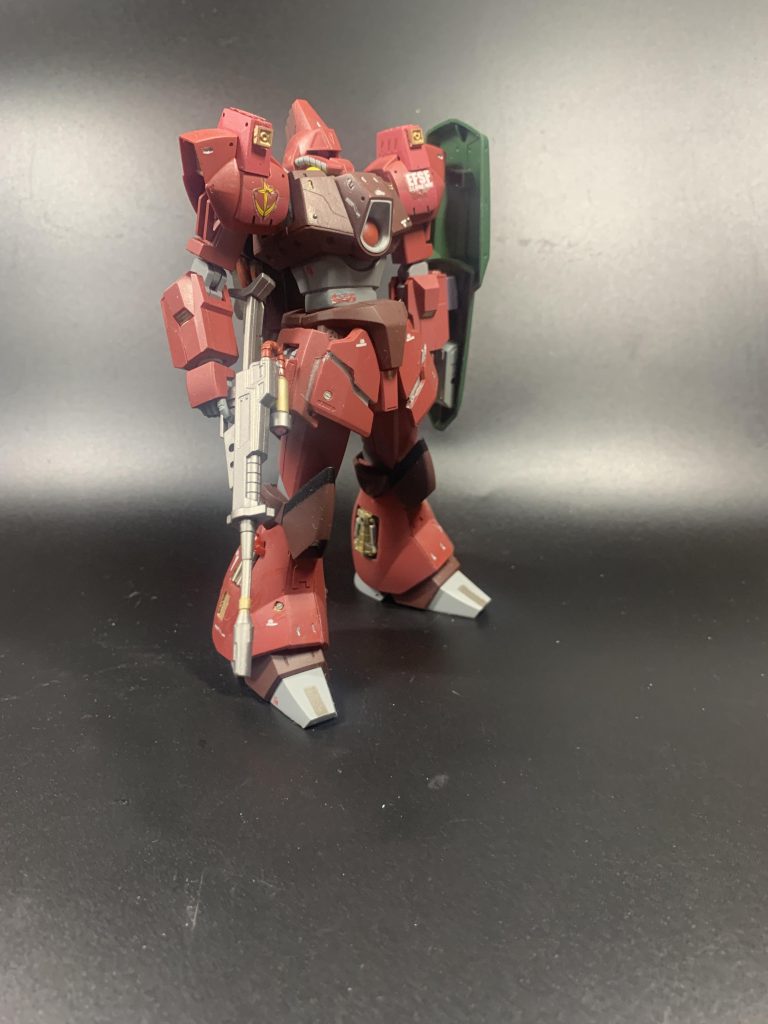 ゲルググ系の発展形だけあってジオンの臭いを存分に感じさせてくれる良い機体です。