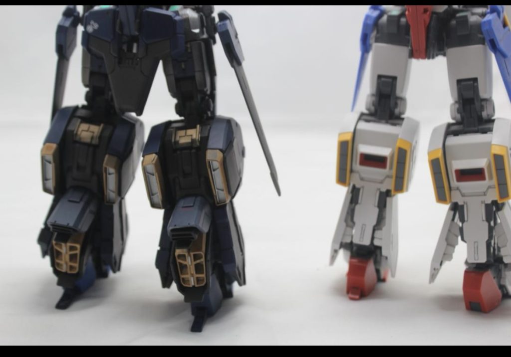 サイドウイング延長。脚部ブースター変更。