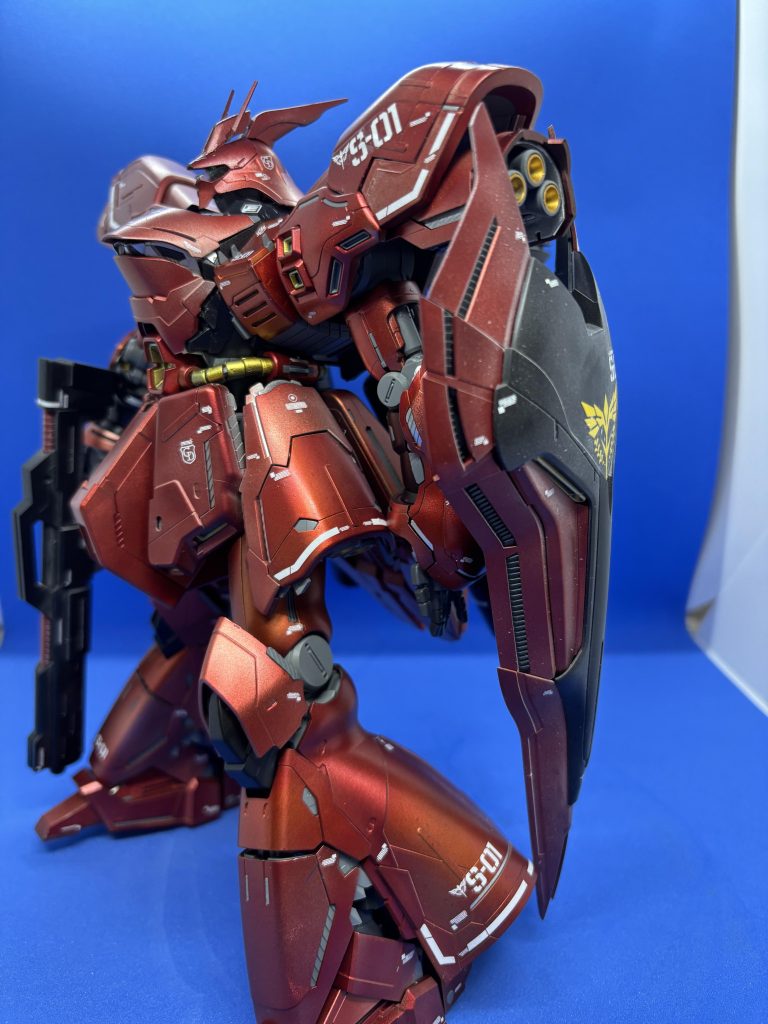 横から。宇宙世紀で一番かっちょええ機体です。