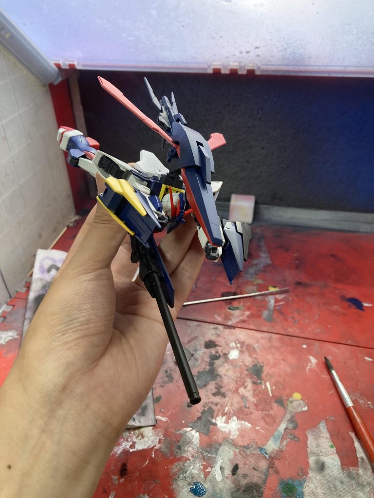 最後に高速飛行携帯です。各部シールドを左右上下に装備し、安全に目的地まで行くことをコンセプトにしています。長い間お付き合いありがとうございました。個人的には装備改造の汎用性に特化しているいい機体になったと思います。よければいいね、コメント等ございましたら作品制作の励みになりますのでよろしくお願いします🙇