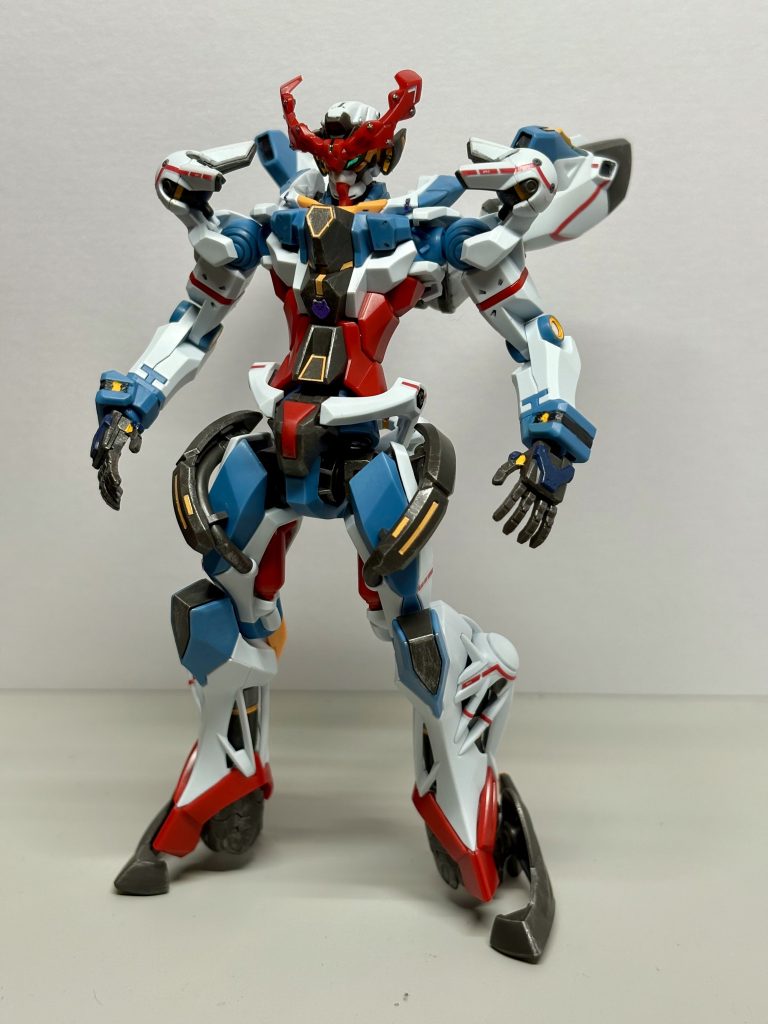 少し煽りで。初見はエヴァっぽくてあまり好みではなかったのですが、手にするとカッコ良く見えてくる不思議。愛着が湧きます。