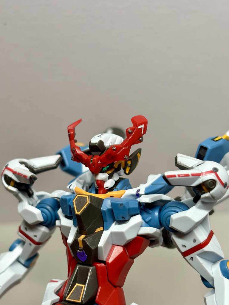 横っ面。あらためて見ると虫みたいなフォルムだな。デカールが発売されたらデカールも貼りたいな