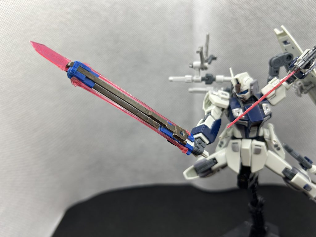 シュベルトゲベール3ソードストライカーパックからのシュベルトゲベールデータのフィードバック使用。二形態があり、中距離ビーム砲と対艦刀使用可能。