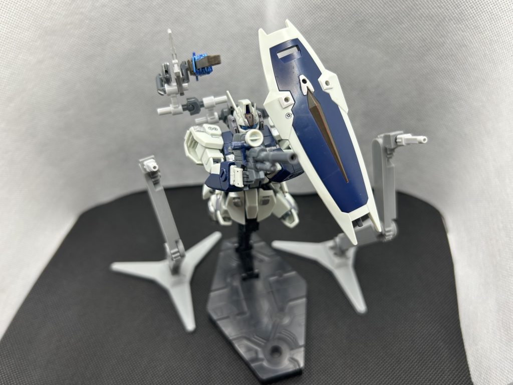 無線誘導兵器”プレスティア“ドラグーン多機能含まれているドラグーン。ビーム機銃とビームサーベル機能ある為、手持ちする事も可能。