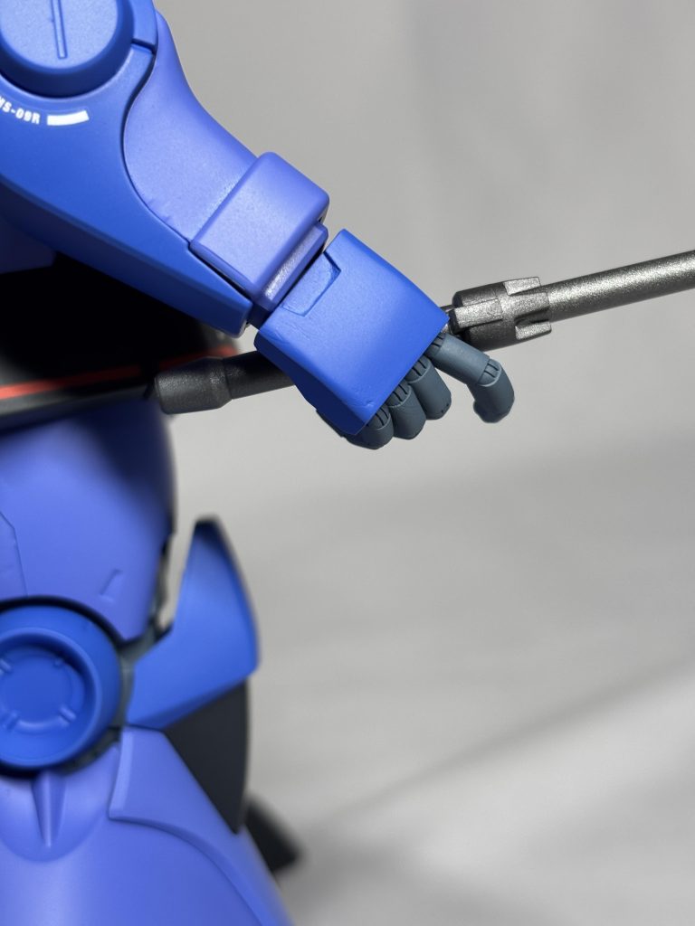 付属のハンドパーツはドムには小さすぎると感じるのでこちらも社外品です。