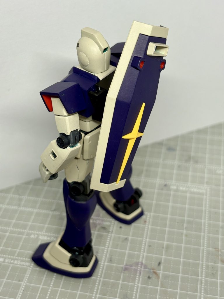 贔屓のサッカーチームをイメージして塗り始めましたが、なんだか忍者ハットリくんみたいに見える(zaku-kao9)