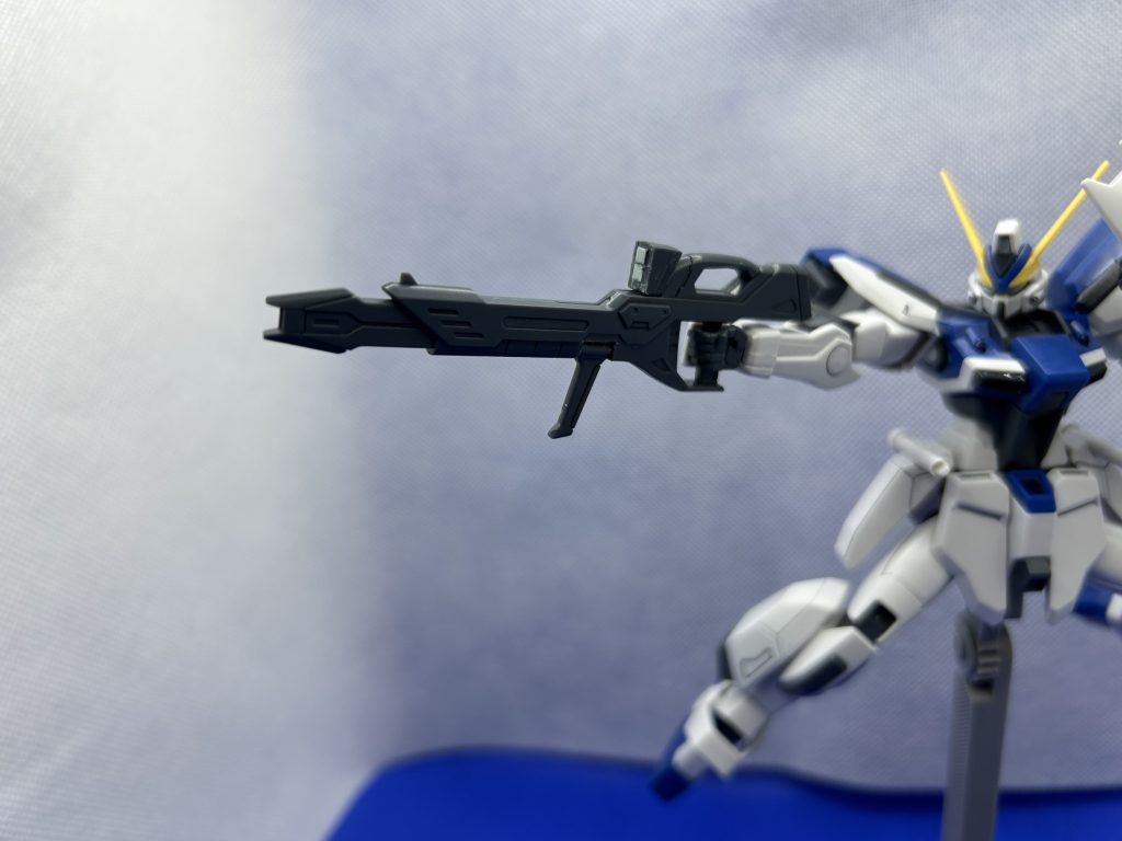 S10000L 高エネルギービームライフル(プロトウィンダムとの強化型ビームライフル。照準センサーは強化と大型化されている。機体自体は核動力の為、質力調整が可能。)センサー部分はランナー部分を重ねて作りました。意外と上手く行ったと思います。
