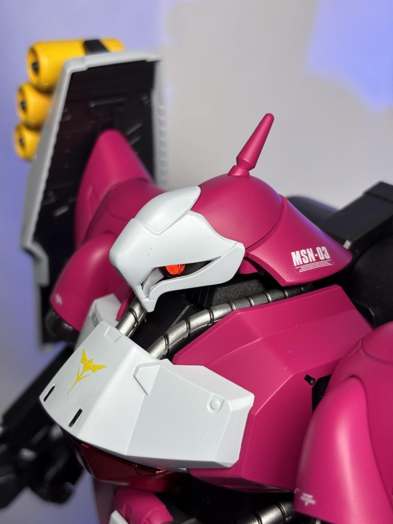 目を光らせて見ました。