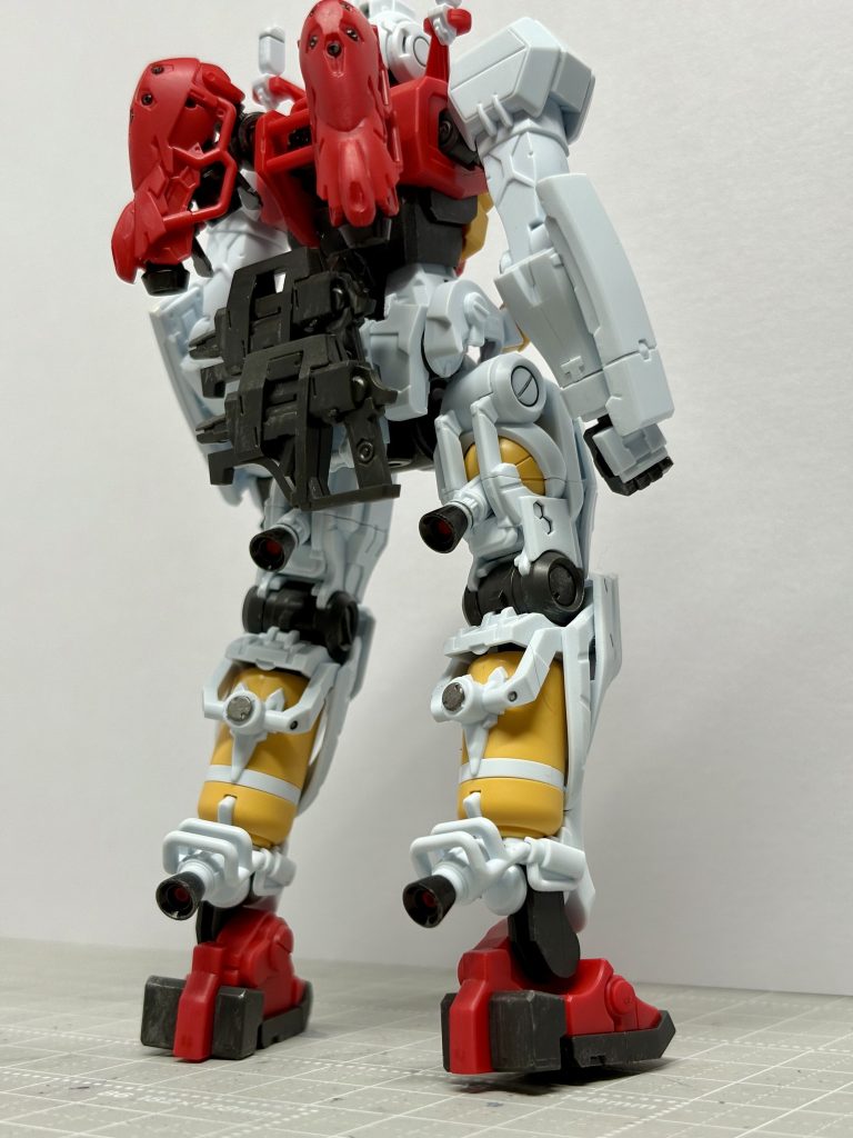 見上げショット。後ろ姿が渋くて好き。