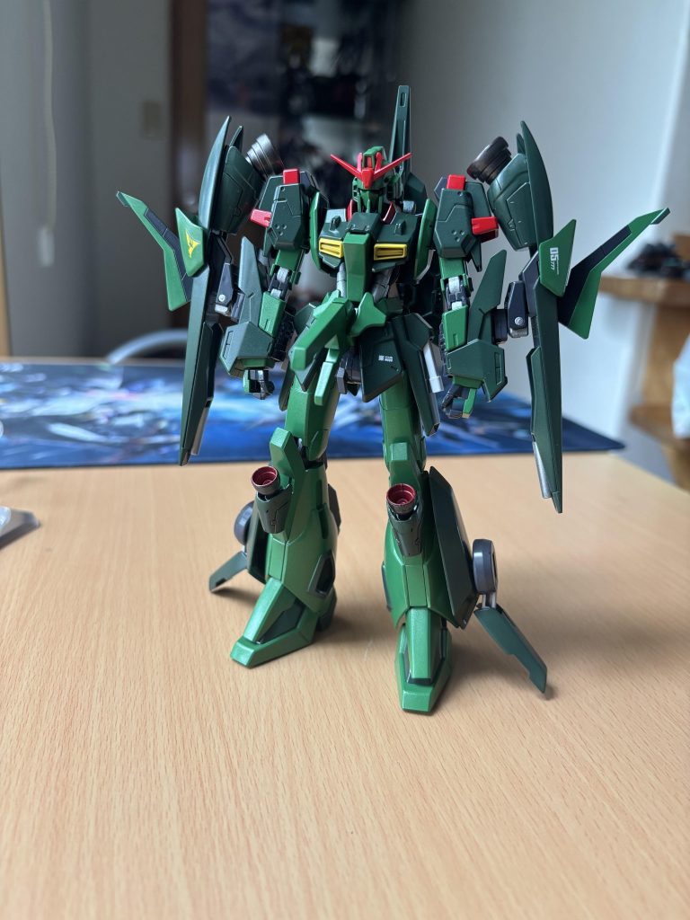 装備はビームサーベルシールドバインダーライフル