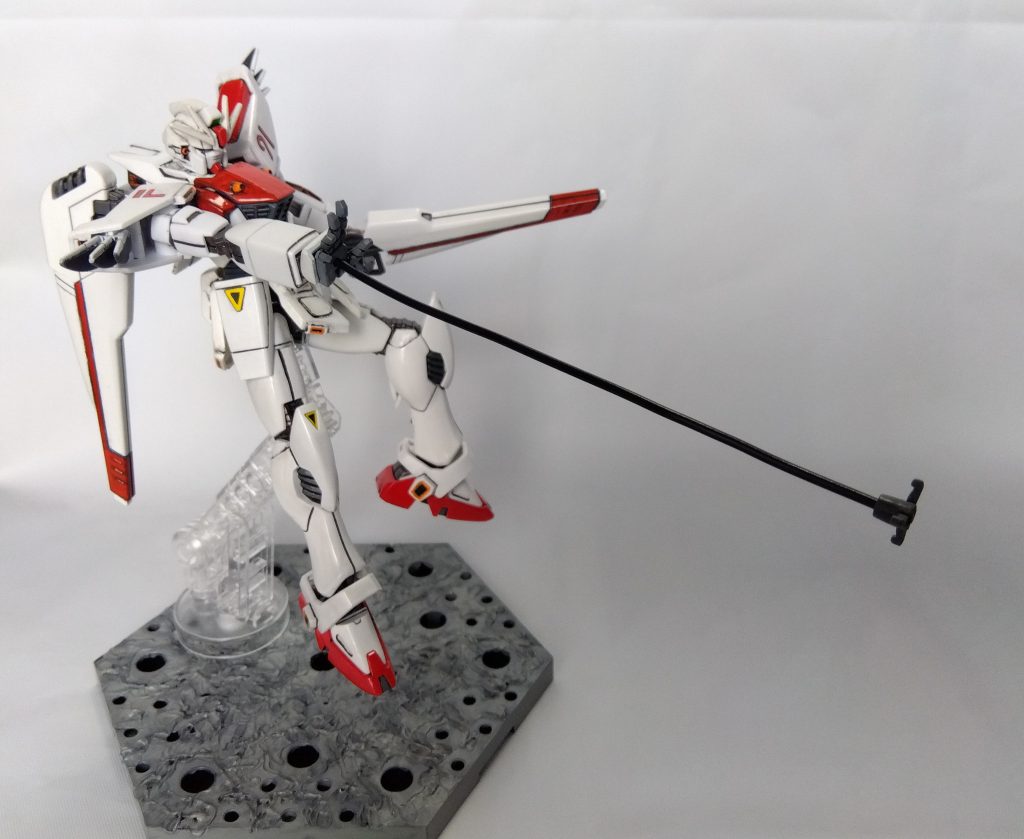 また、掌からもアンカーを射出できるように改造(穴を開けただけですが)してます。