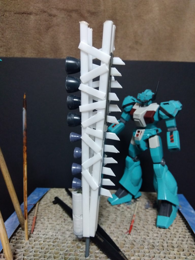 鉄骨はL型棒プラ板で雑に組み立てました。