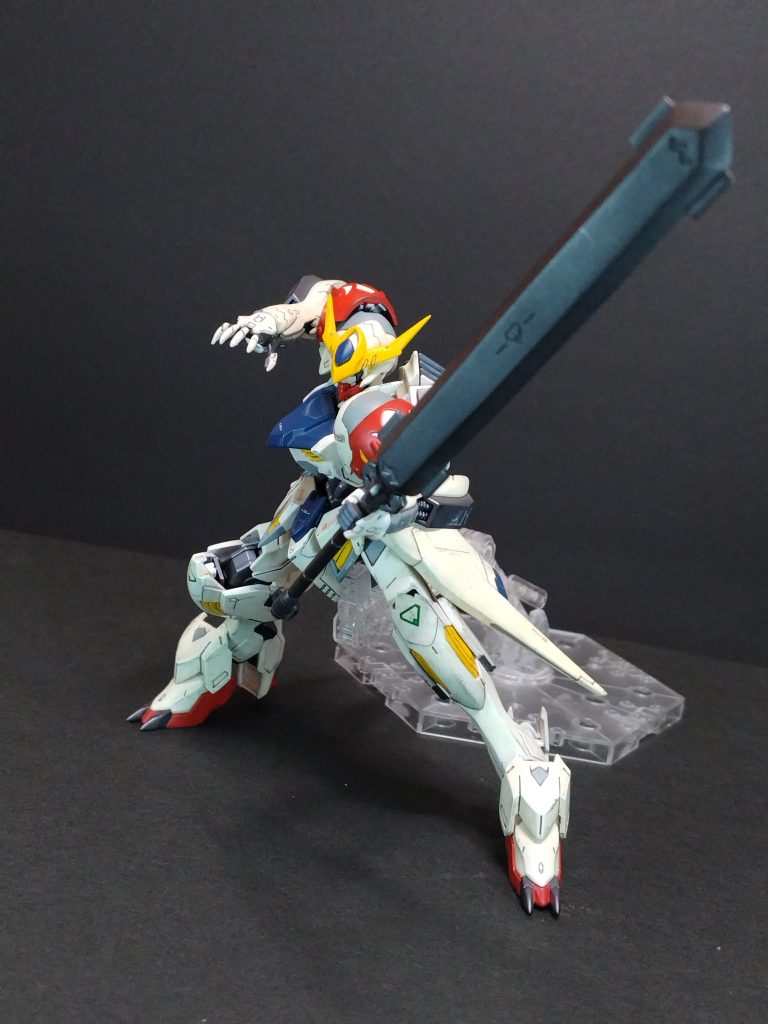 HGの箱絵風のポージング自立できないので、アクションベースで支えています。以上になります。多少撮影技術も上がったので、今後は撮り直したものをアップロードしていこうかなあと考えています。