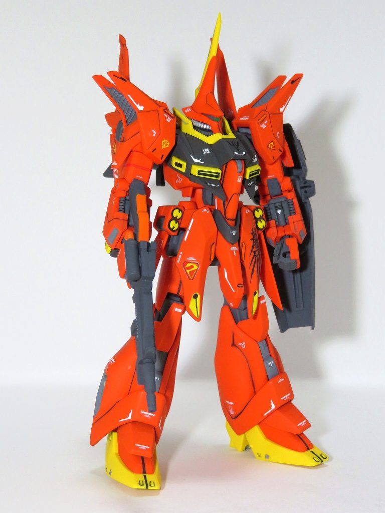 プラ板と水転写式デカールでディテールアップ。