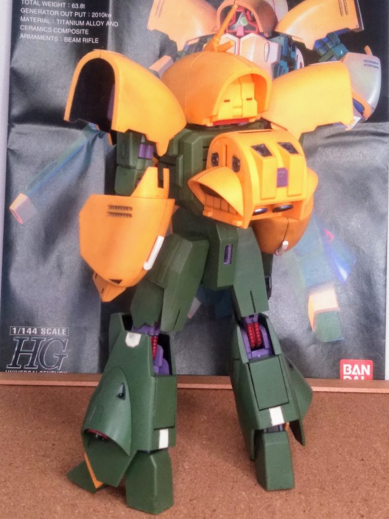 2005 年 6 月が初販となるコノ子 😁嬉しい事に、ほぼ完全変形を致します 😍💕 まぁ『専用ライフル』の設置は流石にユーザーが自ら手を下す必要はありますが 😋ソレでも画期的だと考えます 😆🎶因みに「UP主」は、このキットを作成したお陰で『アッシマー』の変形の仕方を理解出来ました 😌リアタイ ノ トキヨリ,ドウヤッテ ヘンケイ スルカ ワカラナカッタ💦