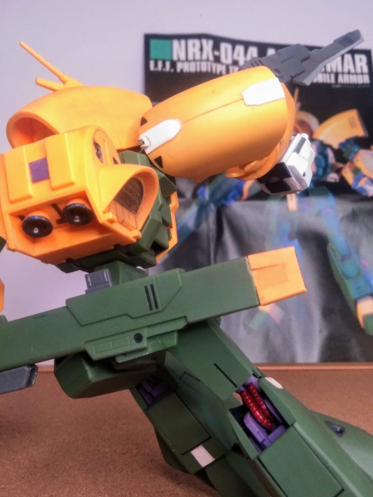 そうそう!ライフルは腰部に設置可能です😆🎵🎵当然!速射砲設置型バヨネットのみでも使用出来ます 😊🎵