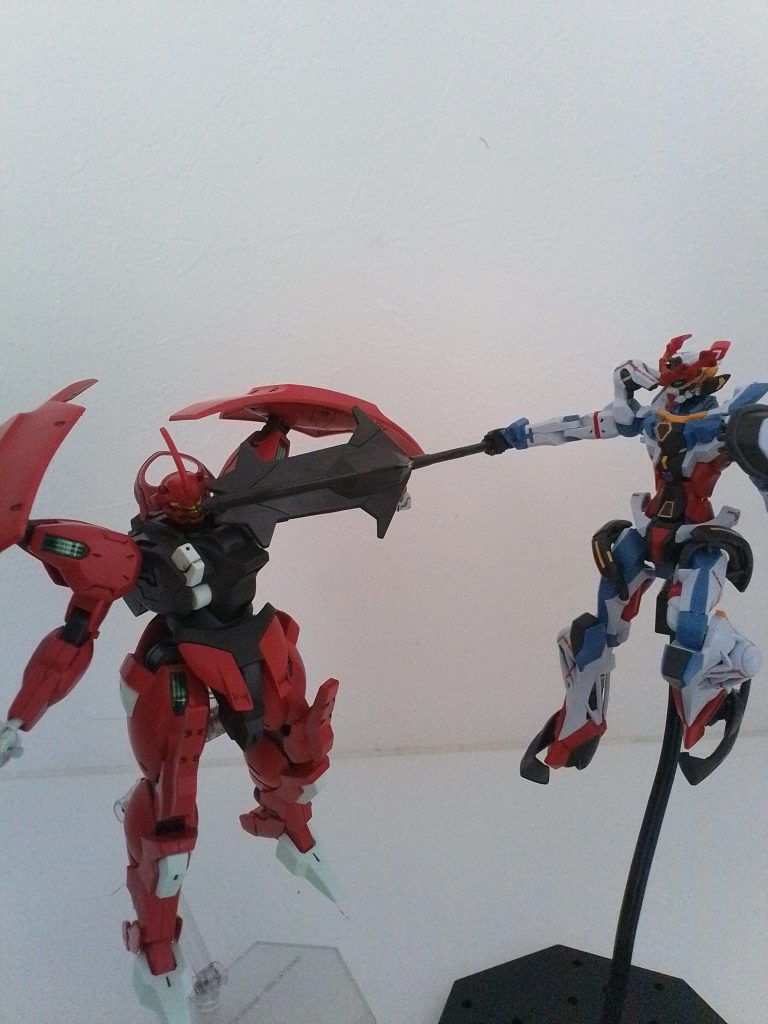 赤いガンダムじゃない!!!!!!　（ ドゴッッッ）赤いガンダムを持っていないのでダリルバルデを用意しました。