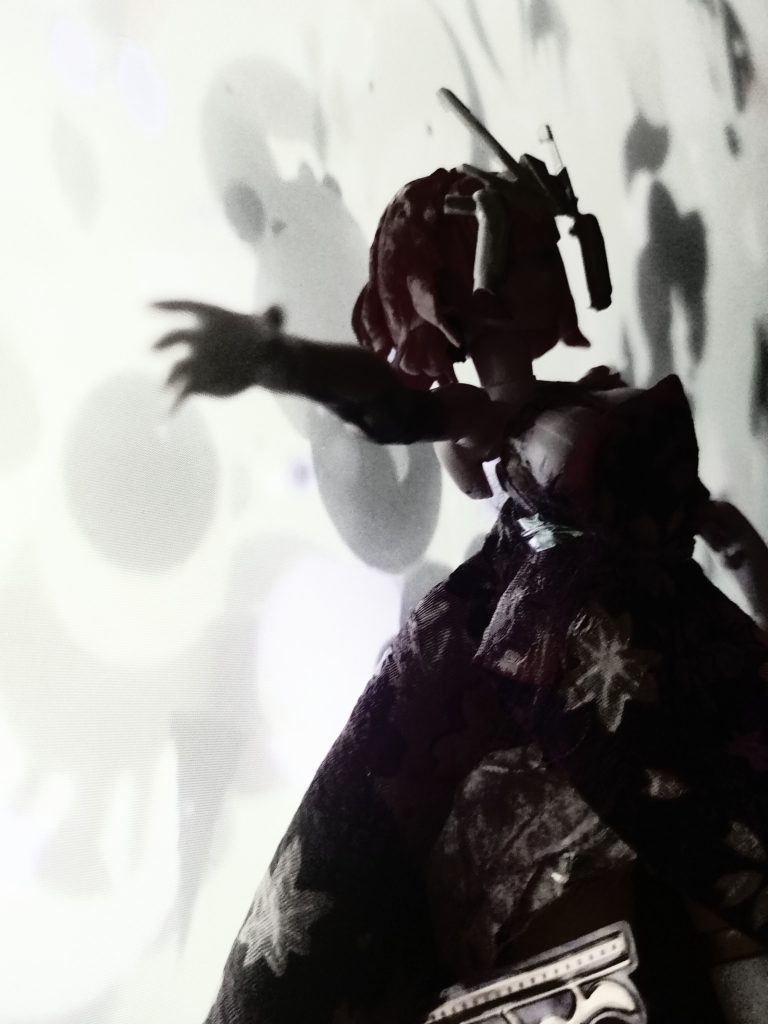 『 想いの格が全然違うんだよっ!!』ララァ「 !、、、あなたの思い通りにはならない、ワタシを消しても、」